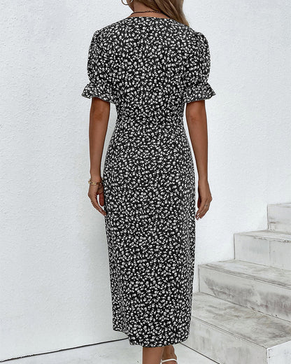 MARIA - Blommig klänning med V-ringning